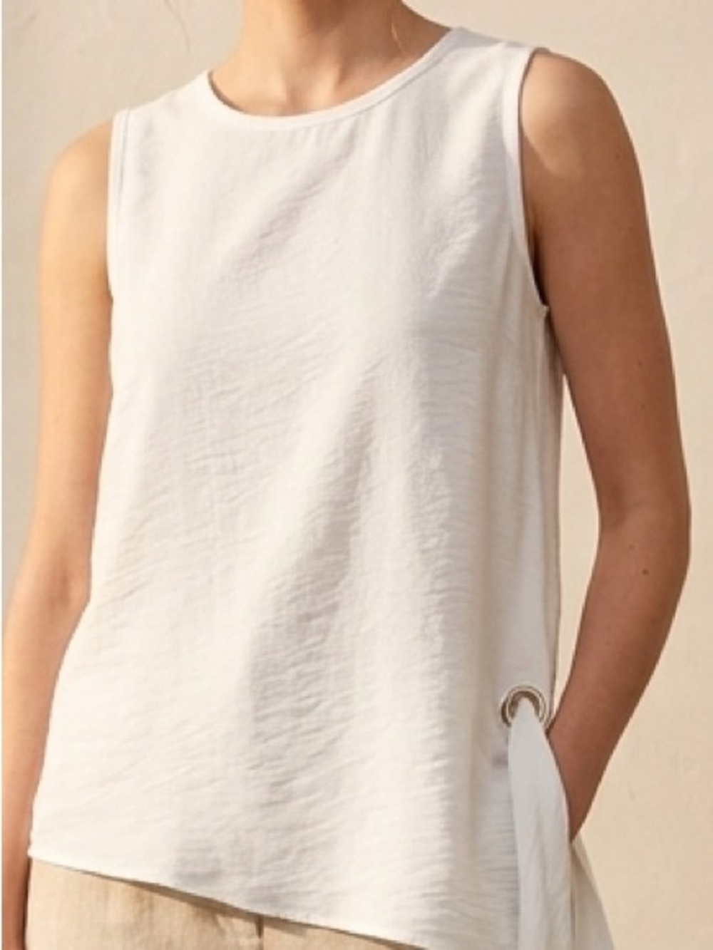 Sleeveless Top with Side Ring 🇨🇦